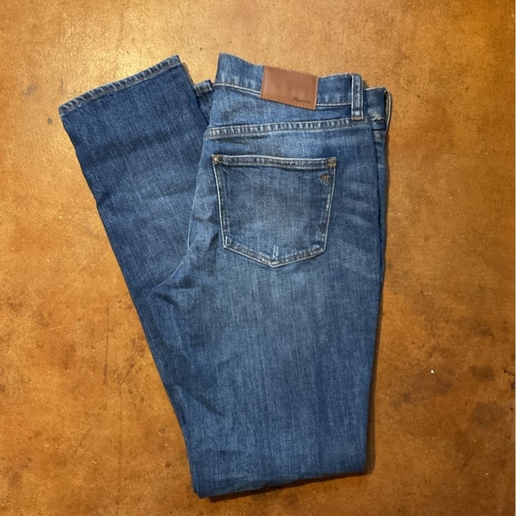Madewell The Slim Boyjean Dark Wash Distressed Slim Jeans A33 - Picture 3 of 3